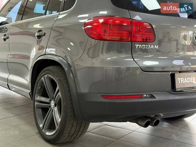 Серый Фольксваген Тигуан, объемом двигателя 2 л и пробегом 156 тыс. км за 12790 $, фото 11 на Automoto.ua