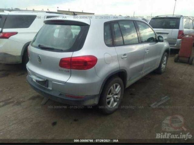 Серый Фольксваген Тигуан, объемом двигателя 2 л и пробегом 308 тыс. км за 10800 $, фото 18 на Automoto.ua