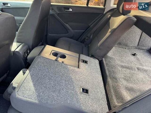 Сірий Фольксваген Тігуан, об'ємом двигуна 1.98 л та пробігом 110 тис. км за 11300 $, фото 9 на Automoto.ua