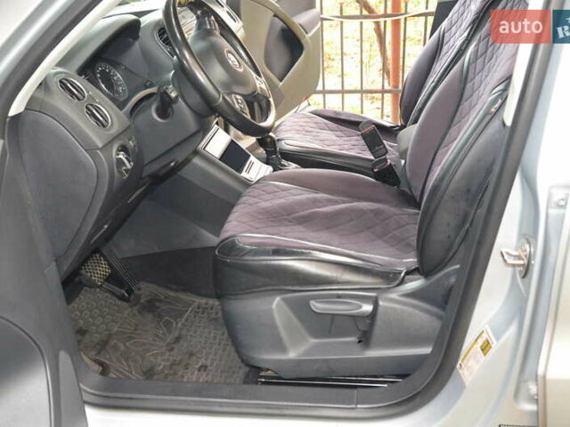 Серый Фольксваген Тигуан, объемом двигателя 1.98 л и пробегом 308 тыс. км за 10800 $, фото 9 на Automoto.ua