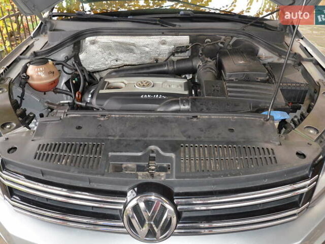 Серый Фольксваген Тигуан, объемом двигателя 1.98 л и пробегом 308 тыс. км за 10800 $, фото 6 на Automoto.ua