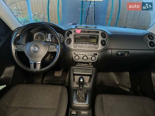 Серый Фольксваген Тигуан, объемом двигателя 1.98 л и пробегом 187 тыс. км за 12500 $, фото 8 на Automoto.ua