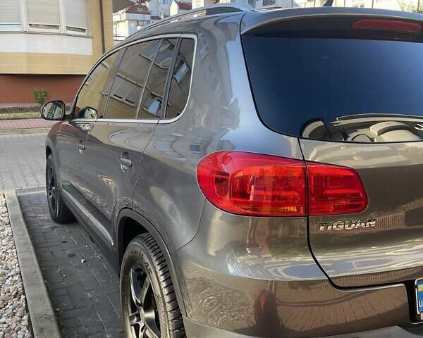 Серый Фольксваген Тигуан, объемом двигателя 1.97 л и пробегом 247 тыс. км за 14500 $, фото 60 на Automoto.ua