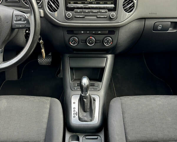 Серый Фольксваген Тигуан, объемом двигателя 1.98 л и пробегом 203 тыс. км за 10600 $, фото 37 на Automoto.ua