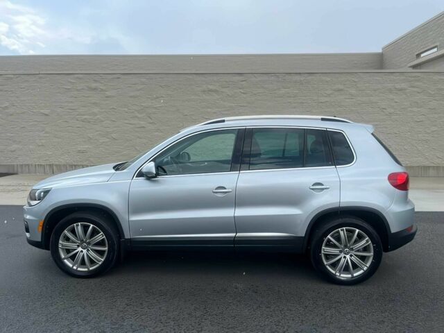 Сірий Фольксваген Тігуан, об'ємом двигуна 2 л та пробігом 88 тис. км за 7200 $, фото 7 на Automoto.ua