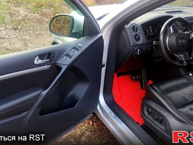 Серый Фольксваген Тигуан, объемом двигателя 2 л и пробегом 218 тыс. км за 10600 $, фото 4 на Automoto.ua