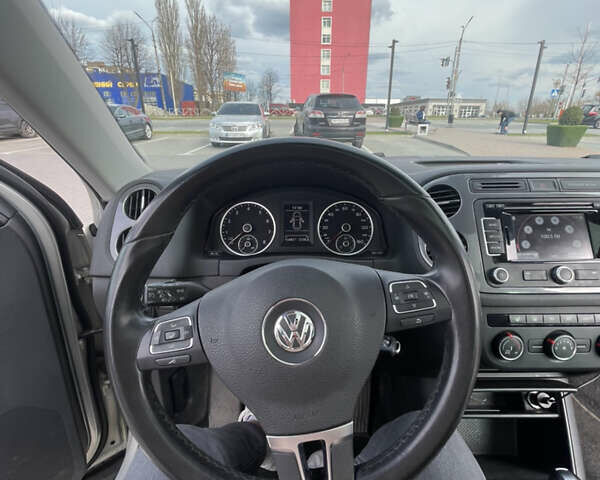 Сірий Фольксваген Тігуан, об'ємом двигуна 2 л та пробігом 180 тис. км за 10699 $, фото 18 на Automoto.ua