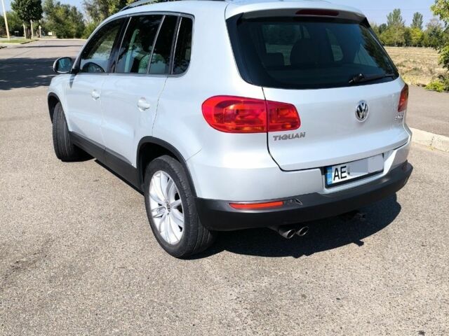 Серый Фольксваген Тигуан, объемом двигателя 2 л и пробегом 117 тыс. км за 12100 $, фото 6 на Automoto.ua