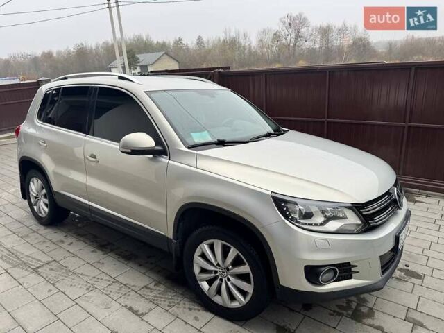 Серый Фольксваген Тигуан, объемом двигателя 1.99 л и пробегом 147 тыс. км за 15900 $, фото 2 на Automoto.ua