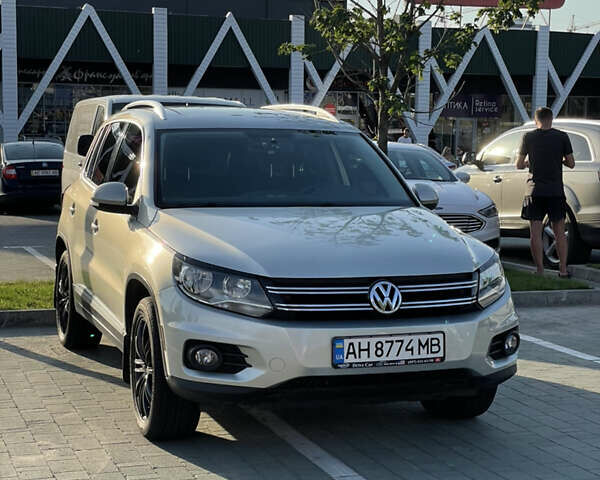 Сірий Фольксваген Тігуан, об'ємом двигуна 2 л та пробігом 180 тис. км за 10699 $, фото 5 на Automoto.ua