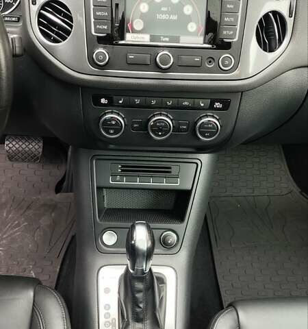 Серый Фольксваген Тигуан, объемом двигателя 1.98 л и пробегом 202 тыс. км за 13300 $, фото 45 на Automoto.ua