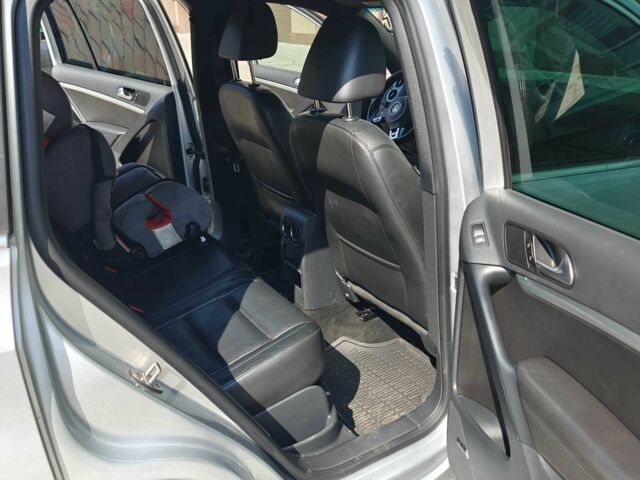 Серый Фольксваген Тигуан, объемом двигателя 2 л и пробегом 104 тыс. км за 11990 $, фото 9 на Automoto.ua