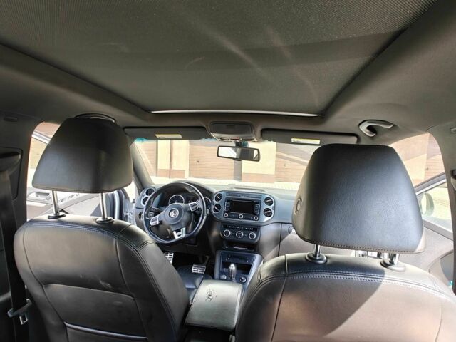 Серый Фольксваген Тигуан, объемом двигателя 2 л и пробегом 104 тыс. км за 11990 $, фото 11 на Automoto.ua