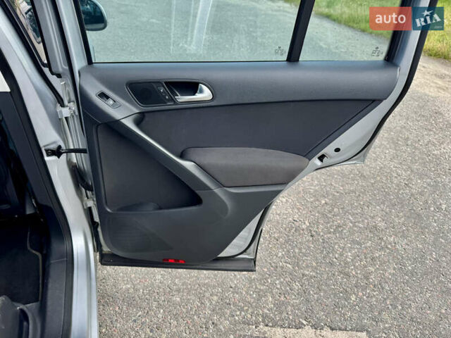 Серый Фольксваген Тигуан, объемом двигателя 1.98 л и пробегом 203 тыс. км за 10600 $, фото 25 на Automoto.ua