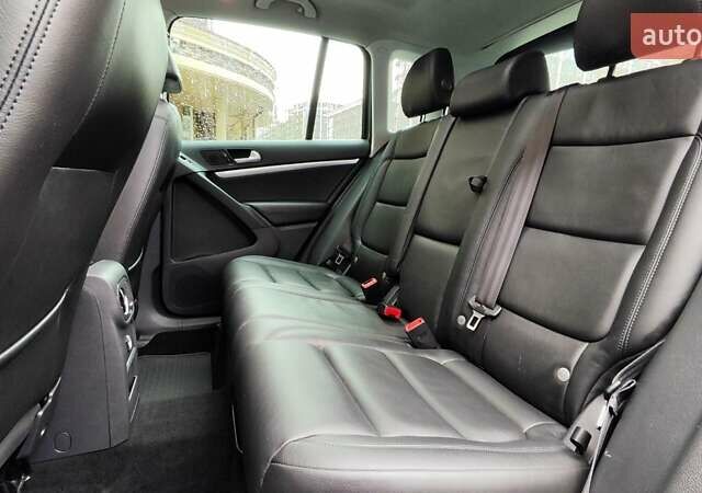 Серый Фольксваген Тигуан, объемом двигателя 1.98 л и пробегом 202 тыс. км за 13300 $, фото 53 на Automoto.ua