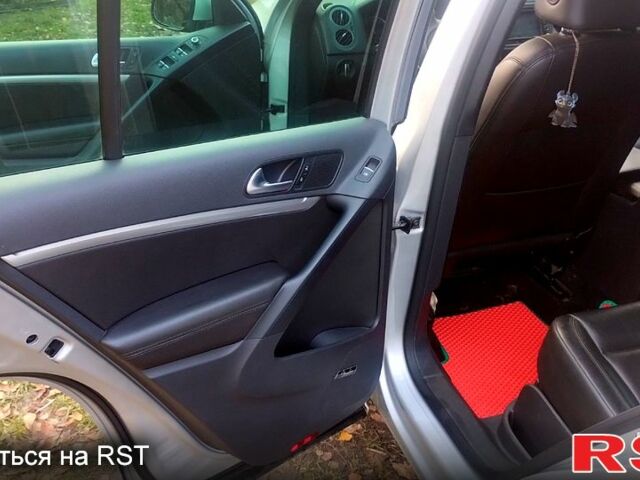 Серый Фольксваген Тигуан, объемом двигателя 2 л и пробегом 218 тыс. км за 10600 $, фото 6 на Automoto.ua