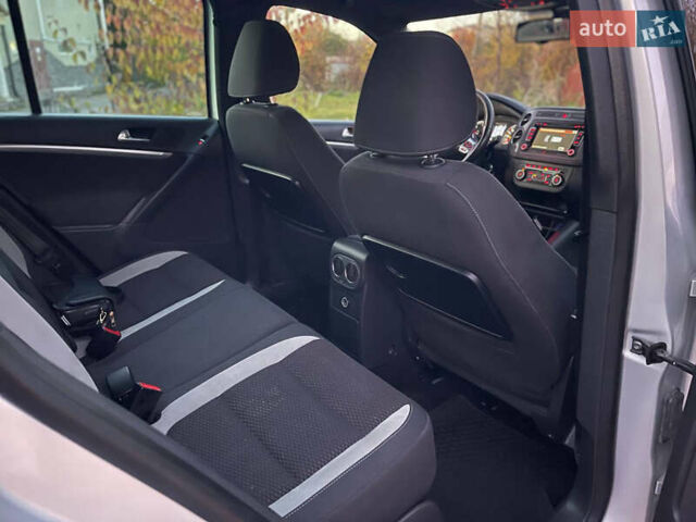 Серый Фольксваген Тигуан, объемом двигателя 1.97 л и пробегом 305 тыс. км за 13600 $, фото 7 на Automoto.ua