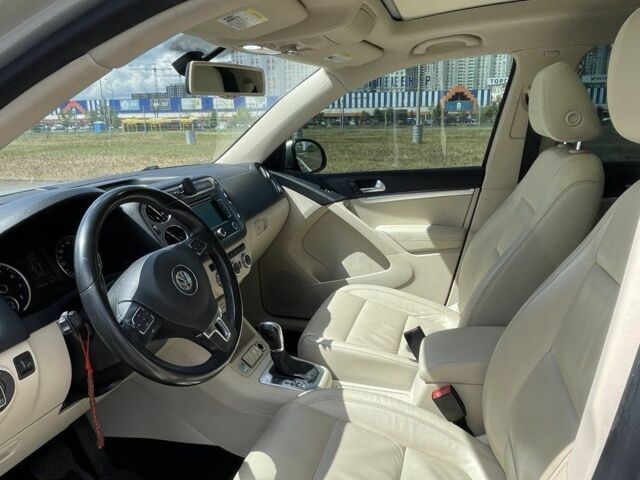 Сірий Фольксваген Тігуан, об'ємом двигуна 2 л та пробігом 134 тис. км за 12500 $, фото 6 на Automoto.ua