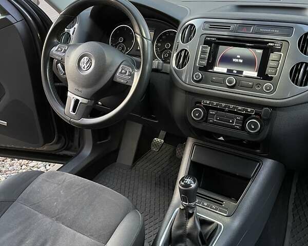 Серый Фольксваген Тигуан, объемом двигателя 1.97 л и пробегом 247 тыс. км за 14500 $, фото 5 на Automoto.ua