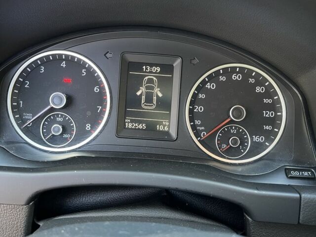 Серый Фольксваген Тигуан, объемом двигателя 2 л и пробегом 182 тыс. км за 13000 $, фото 15 на Automoto.ua