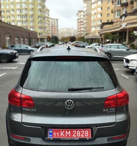 Серый Фольксваген Тигуан, объемом двигателя 1.98 л и пробегом 202 тыс. км за 13300 $, фото 22 на Automoto.ua