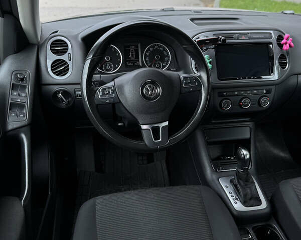 Сірий Фольксваген Тігуан, об'ємом двигуна 1.98 л та пробігом 199 тис. км за 10500 $, фото 1 на Automoto.ua