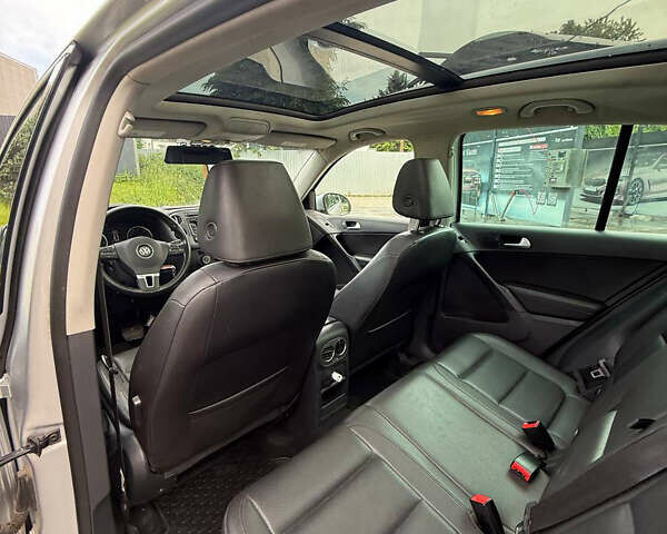 Серый Фольксваген Тигуан, объемом двигателя 1.98 л и пробегом 260 тыс. км за 10300 $, фото 3 на Automoto.ua