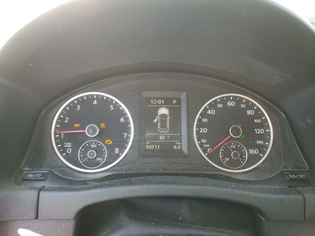 Серый Фольксваген Тигуан, объемом двигателя 2 л и пробегом 136 тыс. км за 7300 $, фото 8 на Automoto.ua