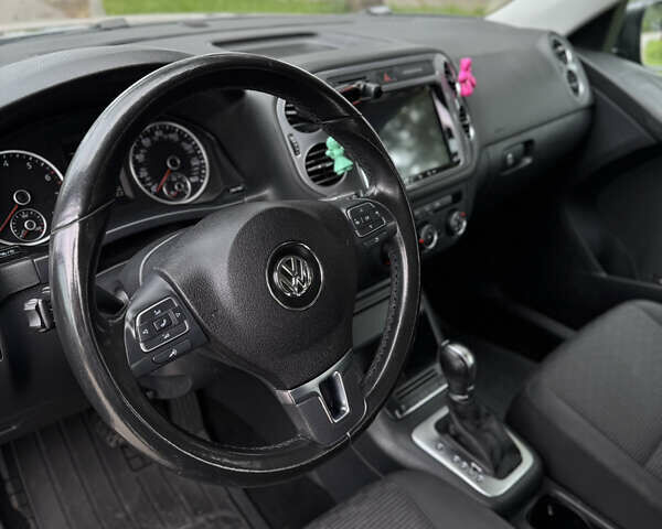 Сірий Фольксваген Тігуан, об'ємом двигуна 1.98 л та пробігом 199 тис. км за 10500 $, фото 16 на Automoto.ua