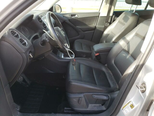 Серый Фольксваген Тигуан, объемом двигателя 2 л и пробегом 136 тыс. км за 7300 $, фото 6 на Automoto.ua