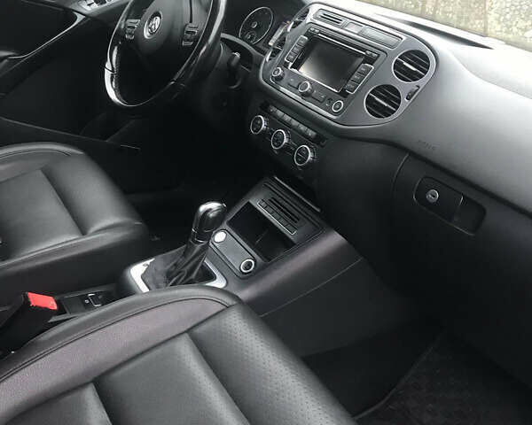 Серый Фольксваген Тигуан, объемом двигателя 1.98 л и пробегом 143 тыс. км за 10300 $, фото 13 на Automoto.ua