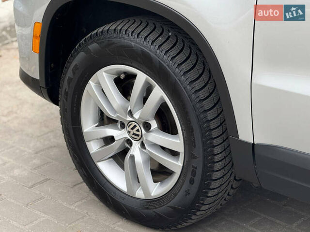 Сірий Фольксваген Тігуан, об'ємом двигуна 1.98 л та пробігом 230 тис. км за 11600 $, фото 8 на Automoto.ua