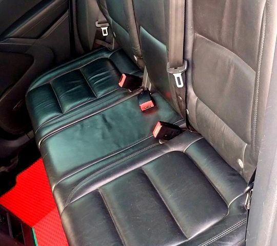 Серый Фольксваген Тигуан, объемом двигателя 2 л и пробегом 218 тыс. км за 10600 $, фото 7 на Automoto.ua