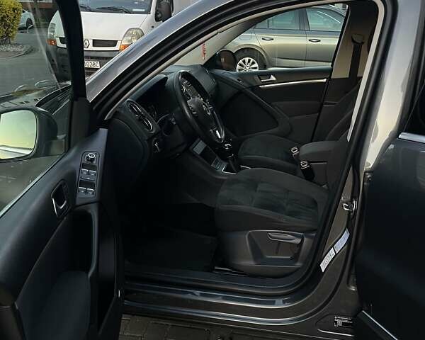 Серый Фольксваген Тигуан, объемом двигателя 1.97 л и пробегом 247 тыс. км за 14500 $, фото 18 на Automoto.ua