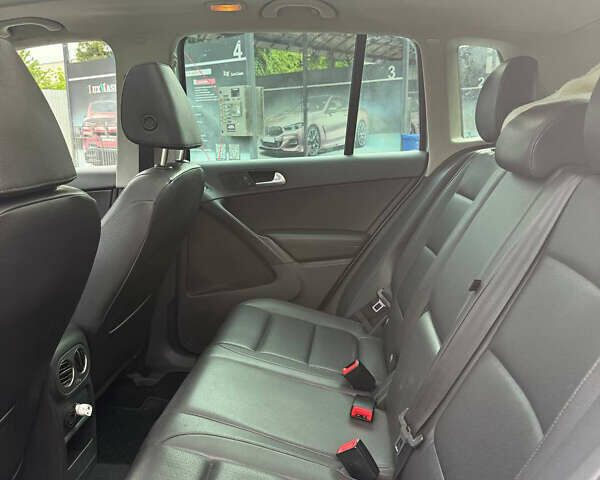 Серый Фольксваген Тигуан, объемом двигателя 1.98 л и пробегом 260 тыс. км за 10300 $, фото 5 на Automoto.ua