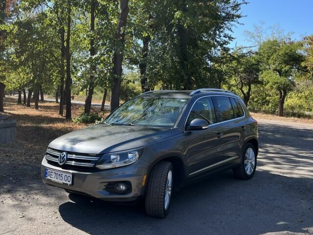Серый Фольксваген Тигуан, объемом двигателя 2 л и пробегом 182 тыс. км за 13000 $, фото 1 на Automoto.ua
