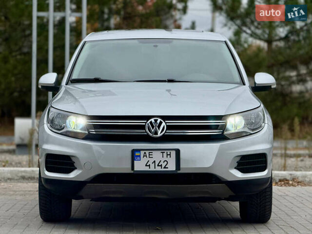 Сірий Фольксваген Тігуан, об'ємом двигуна 1.98 л та пробігом 230 тис. км за 11600 $, фото 1 на Automoto.ua