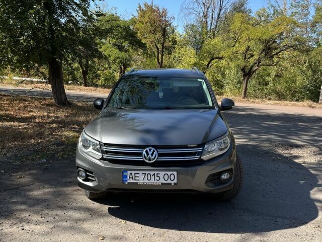 Серый Фольксваген Тигуан, объемом двигателя 2 л и пробегом 182 тыс. км за 13000 $, фото 3 на Automoto.ua