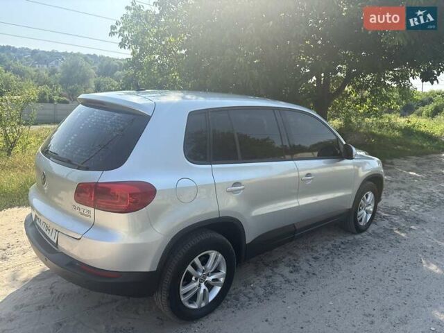 Серый Фольксваген Тигуан, объемом двигателя 1.98 л и пробегом 200 тыс. км за 14000 $, фото 5 на Automoto.ua