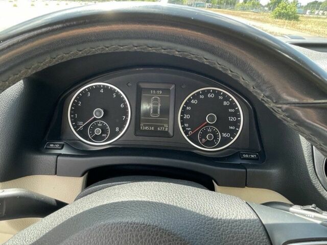 Сірий Фольксваген Тігуан, об'ємом двигуна 2 л та пробігом 134 тис. км за 12500 $, фото 5 на Automoto.ua