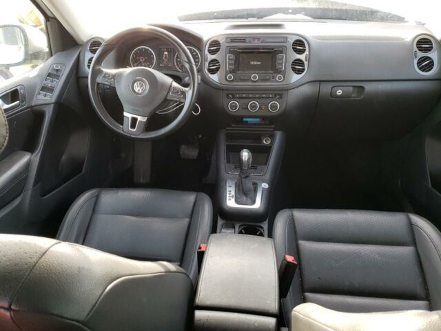 Серый Фольксваген Тигуан, объемом двигателя 2 л и пробегом 136 тыс. км за 7300 $, фото 7 на Automoto.ua