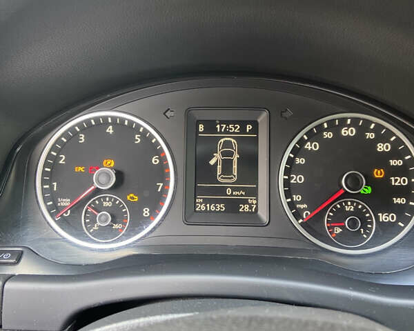 Серый Фольксваген Тигуан, объемом двигателя 1.98 л и пробегом 260 тыс. км за 9500 $, фото 7 на Automoto.ua