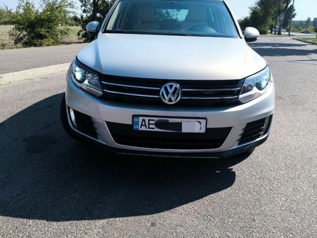 Серый Фольксваген Тигуан, объемом двигателя 2 л и пробегом 117 тыс. км за 12100 $, фото 2 на Automoto.ua