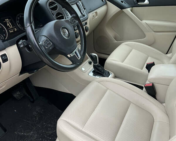 Серый Фольксваген Тигуан, объемом двигателя 2 л и пробегом 165 тыс. км за 10999 $, фото 8 на Automoto.ua