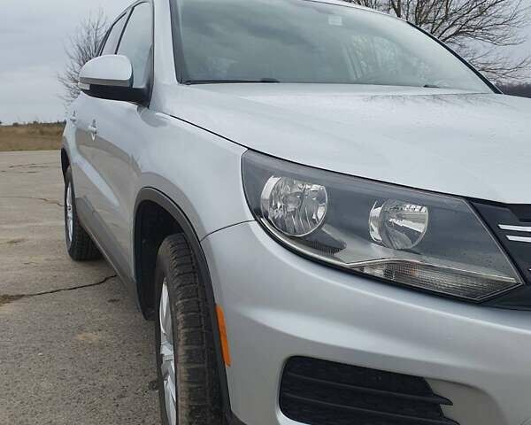 Сірий Фольксваген Тігуан, об'ємом двигуна 1.98 л та пробігом 90 тис. км за 13500 $, фото 1 на Automoto.ua