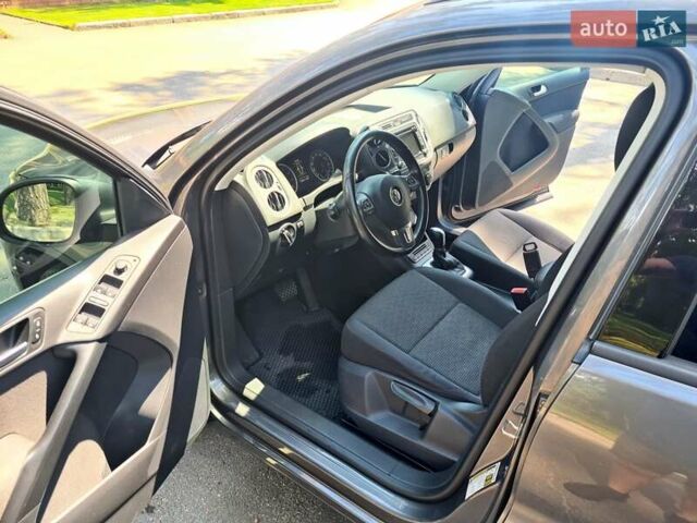 Сірий Фольксваген Тігуан, об'ємом двигуна 1.98 л та пробігом 139 тис. км за 12400 $, фото 8 на Automoto.ua