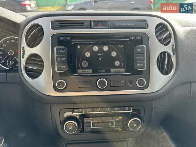 Сірий Фольксваген Тігуан, об'ємом двигуна 1.97 л та пробігом 135 тис. км за 13700 $, фото 38 на Automoto.ua