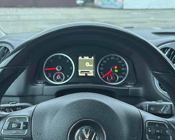 Серый Фольксваген Тигуан, объемом двигателя 1.97 л и пробегом 144 тыс. км за 16000 $, фото 21 на Automoto.ua