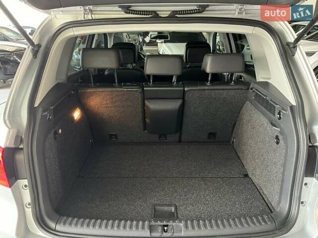 Серый Фольксваген Тигуан, объемом двигателя 2 л и пробегом 214 тыс. км за 15200 $, фото 8 на Automoto.ua