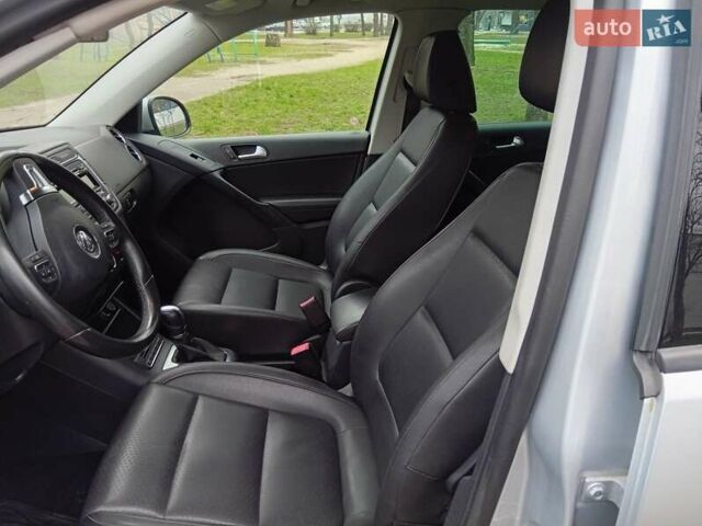 Серый Фольксваген Тигуан, объемом двигателя 1.98 л и пробегом 182 тыс. км за 14500 $, фото 22 на Automoto.ua